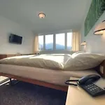 Oasis Hotel 3*