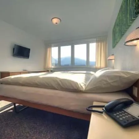 Oasis Hotel 3*